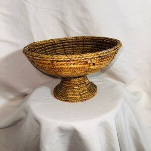 Rattan Pedestal Bowl Basket
